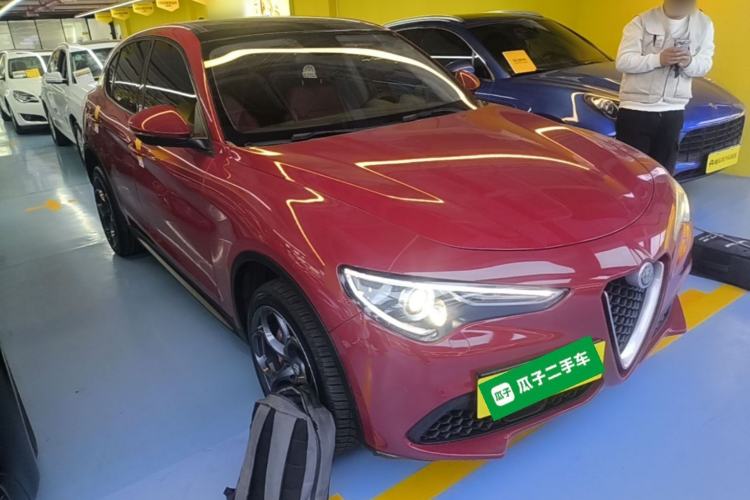 Used Alfa Romeo Stelvio 2017 2.0T 200HP Elite Edition Exterior 1