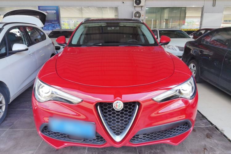 Used Alfa Romeo Stelvio 2017 2.0T 200HP Luxury Edition Exterior 1