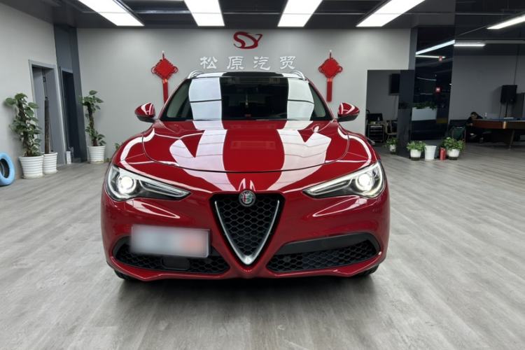 Used Alfa Romeo Stelvio 2017 2.0T 200HP Luxury Edition Exterior 1