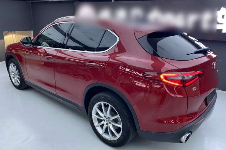 Used Alfa Romeo Stelvio 2017 2.0T 280HP Luxury Edition Exterior 1