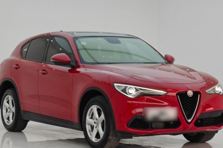 Used Alfa Romeo Stelvio 2017 2.0T 200HP Elite Edition Exterior 2