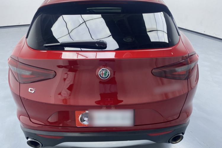 Used Alfa Romeo Stelvio 2017 2.0T 280HP Luxury Edition Exterior 3