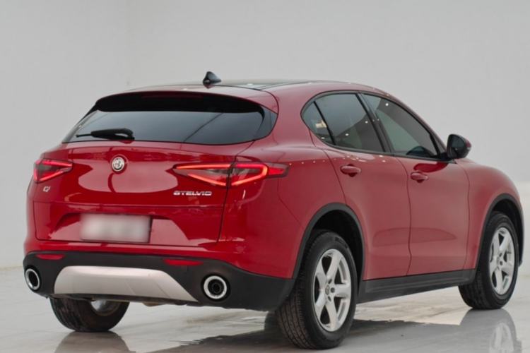 Used Alfa Romeo Stelvio 2017 2.0T 200HP Elite Edition Exterior 4