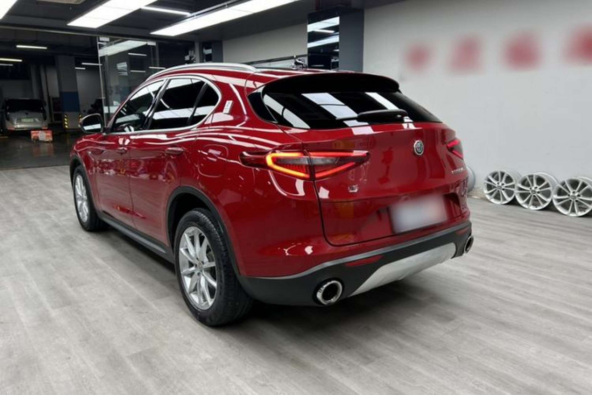 Used Alfa Romeo Stelvio 2017 2.0T 200HP Luxury Edition Exterior 4