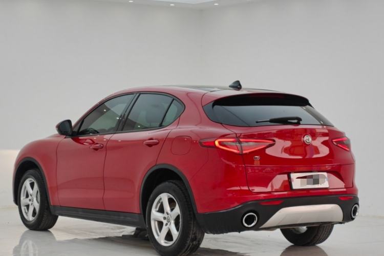 Used Alfa Romeo Stelvio 2017 2.0T 200HP Elite Edition Exterior 5