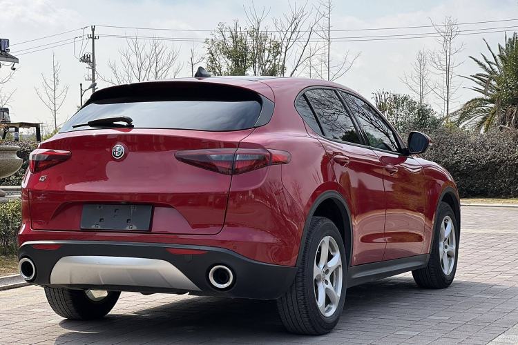 Used Alfa Romeo Stelvio 2017 2.0T 200HP Elite Edition Exterior 5