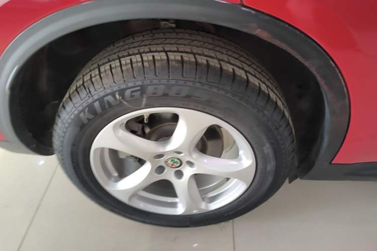 Used Alfa Romeo Stelvio 2017 2.0T 200HP Elite Edition Exterior 5