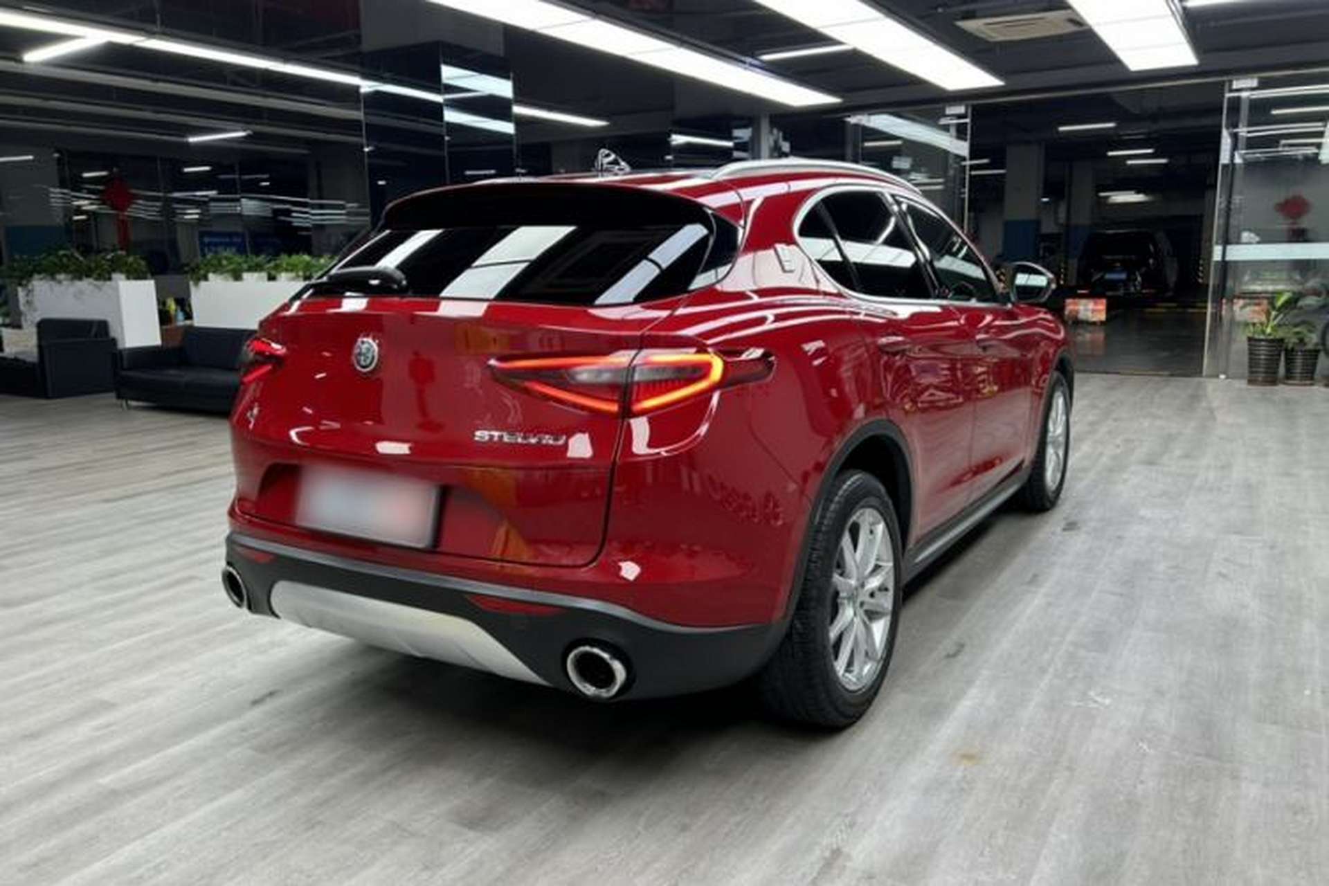 Used Alfa Romeo Stelvio 2017 2.0T 200HP Luxury Edition Exterior 7