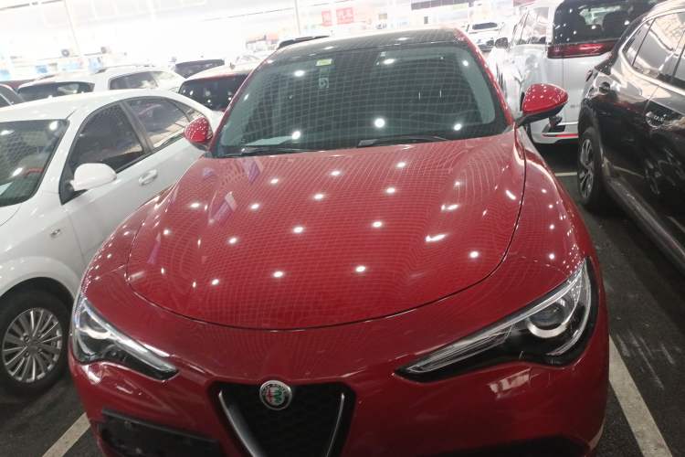 Used Alfa Romeo Stelvio 2017 2.0T 200HP Elite Edition Front