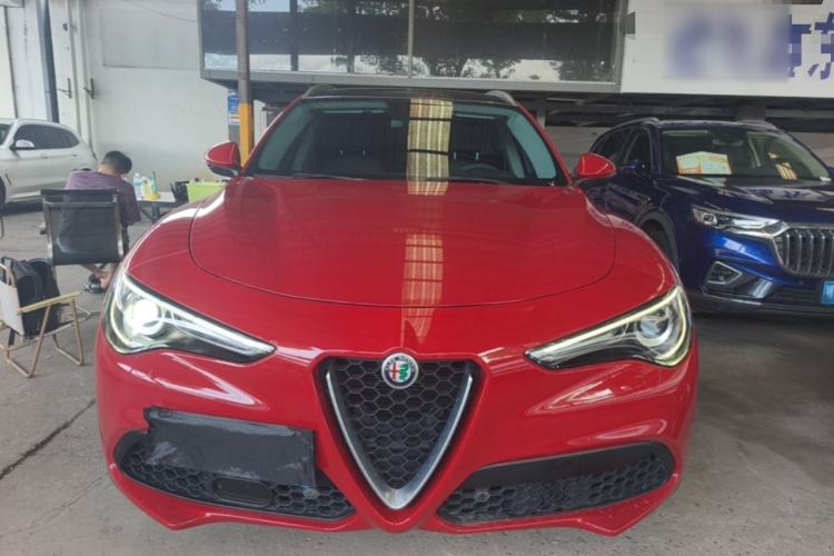 Used Alfa Romeo Stelvio 2017 2.0T 200HP Luxury Edition Front