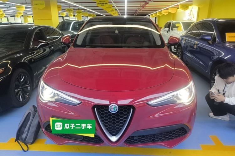 Used Alfa Romeo Stelvio 2017 2.0T 200HP Elite Edition Front
