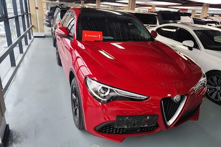 Used Alfa Romeo Stelvio 2017 2.0T 200HP Elite Edition Front