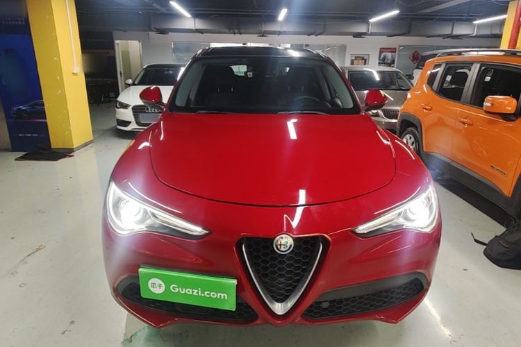 Used Alfa Romeo Stelvio 2017 2.0T 200HP Elite Edition Front