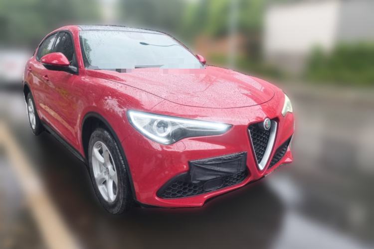 Used Alfa Romeo Stelvio 2017 2.0T 200HP Elite Edition Front Right 45 Deg