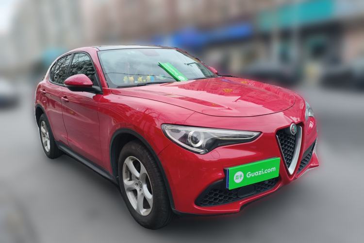Used Alfa Romeo Stelvio 2017 2.0T 200HP Elite Edition Front Right 45 Deg