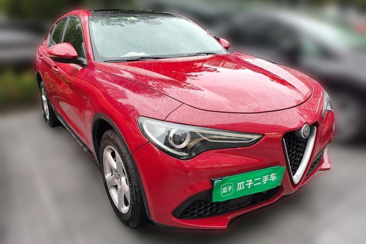 Used Alfa Romeo Stelvio 2017 2.0T 200HP Elite Edition Front Right 45 Deg