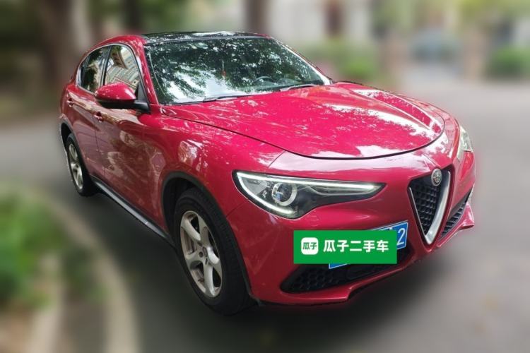 Used Alfa Romeo Stelvio 2017 2.0T 200HP Elite Edition Front Right 45 Deg