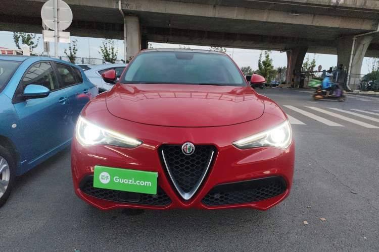 Used Alfa Romeo Stelvio 2017 2.0T 200HP Elite Edition Front