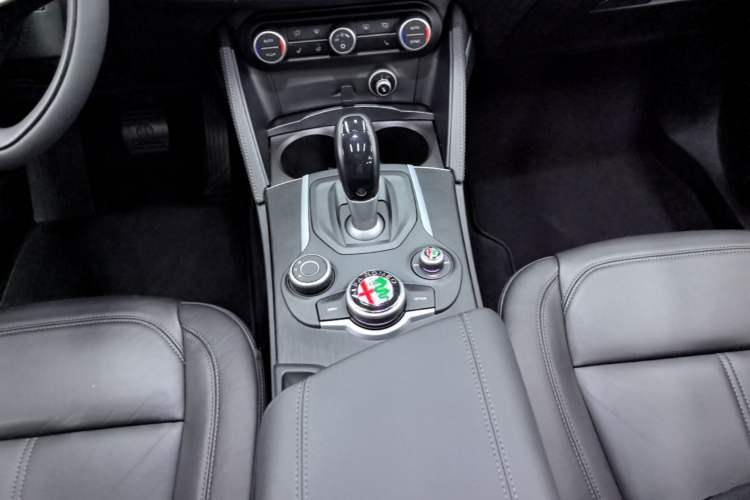Used Alfa Romeo Stelvio 2017 2.0T 200HP Elite Edition Gear Lever