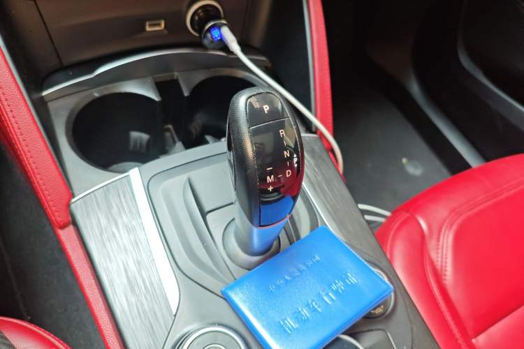Used Alfa Romeo Stelvio 2017 2.0T 200HP Elite Edition Gear Lever