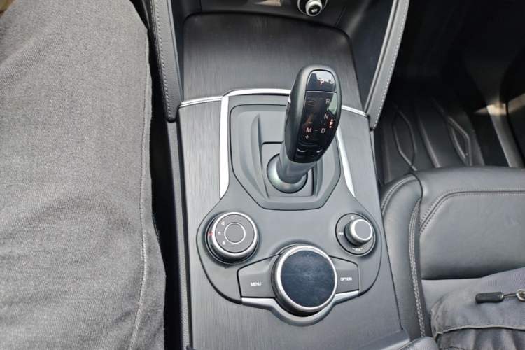 Used Alfa Romeo Stelvio 2017 2.0T 200HP Elite Edition Gear Lever