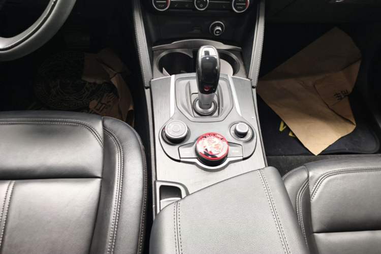 Used Alfa Romeo Stelvio 2017 2.0T 200HP Elite Edition Gear Lever