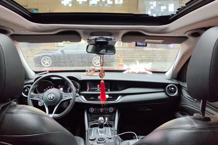 Used Alfa Romeo Stelvio 2017 2.0T 200HP Elite Edition Headliner