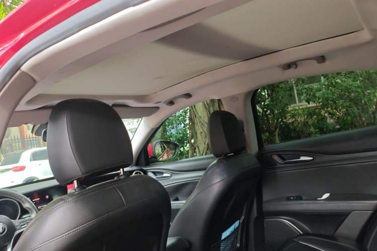 Used Alfa Romeo Stelvio 2017 2.0T 200HP Elite Edition Headliner