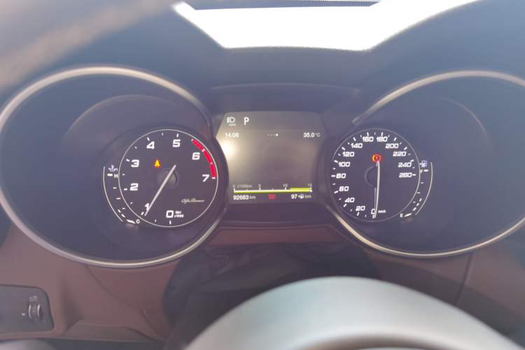 Used Alfa Romeo Stelvio 2017 2.0T 200HP Luxury Edition Instrument Cluster