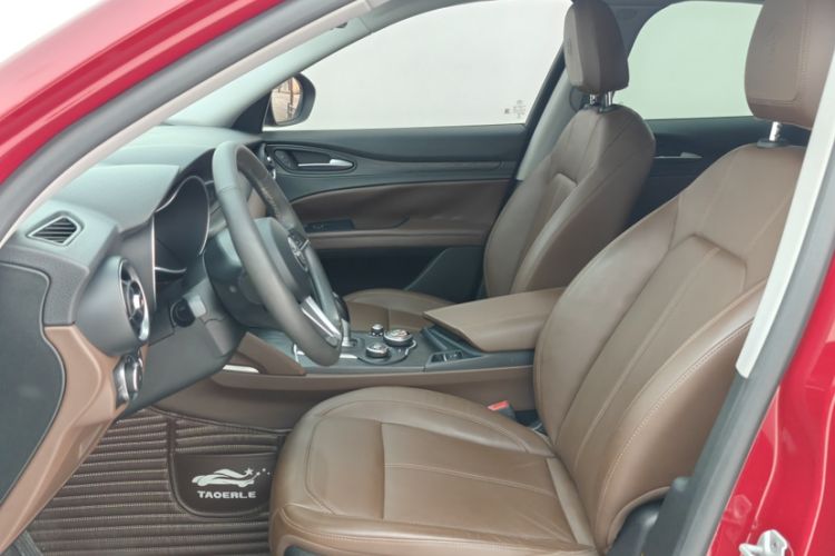 Used Alfa Romeo Stelvio 2017 2.0T 200HP Elite Edition Interior 1