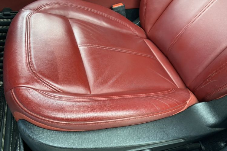 Used Alfa Romeo Stelvio 2017 2.0T 280HP Luxury Edition Interior 9