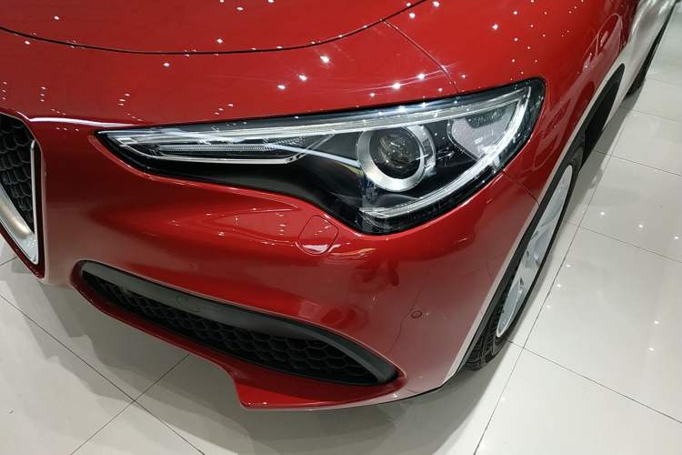 Used Alfa Romeo Stelvio 2017 2.0T 200HP Elite Edition Left Front Headlight