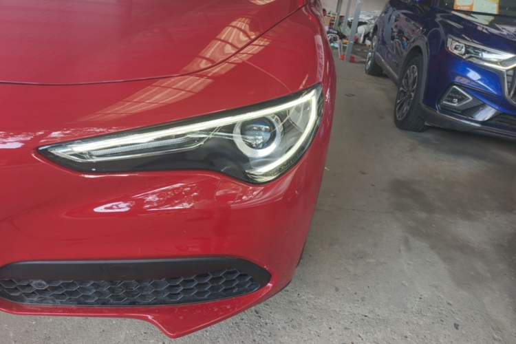 Used Alfa Romeo Stelvio 2017 2.0T 200HP Luxury Edition Left Front Headlight