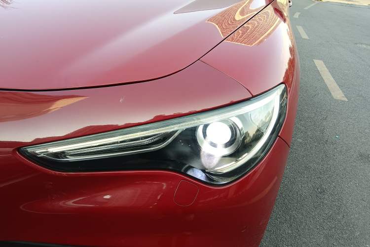 Used Alfa Romeo Stelvio 2017 2.0T 200HP Elite Edition Left Front Headlight