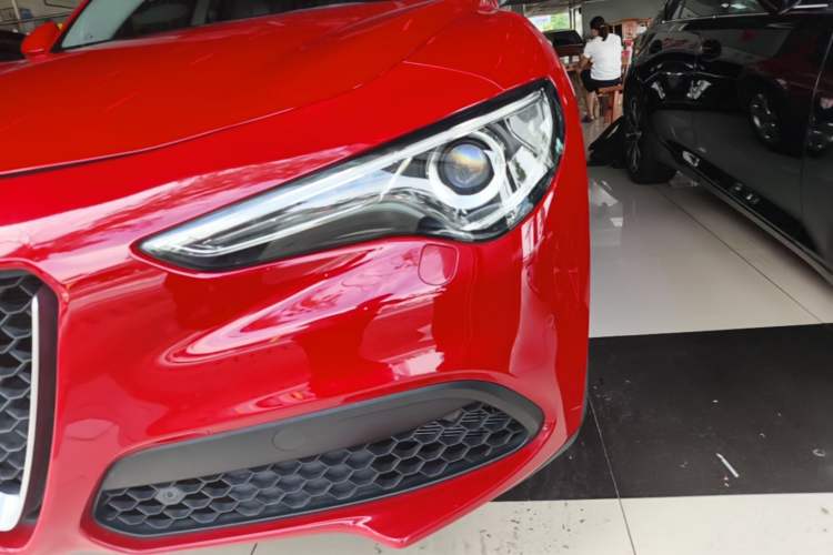 Used Alfa Romeo Stelvio 2017 2.0T 200HP Elite Edition Left Front Headlight