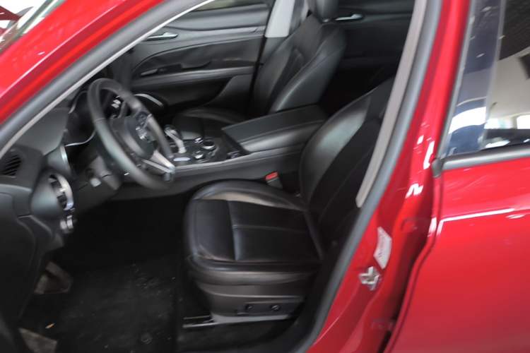 Used Alfa Romeo Stelvio 2017 2.0T 200HP Elite Edition Left Front Seat
