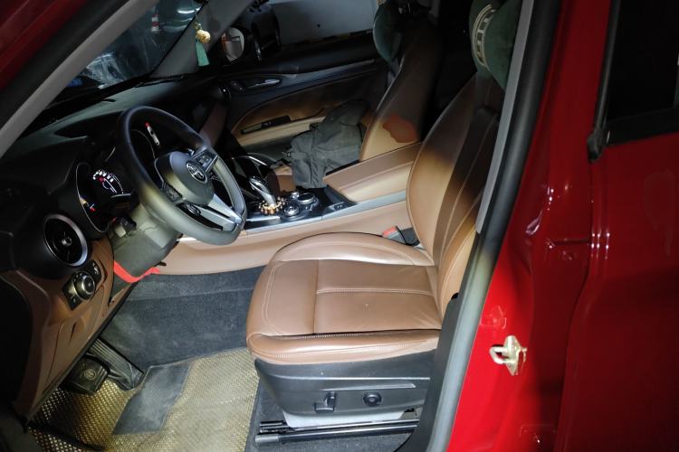 Used Alfa Romeo Stelvio 2017 2.0T 200HP Elite Edition Left Front Seat
