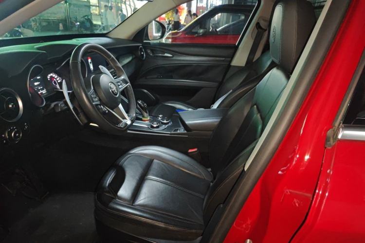 Used Alfa Romeo Stelvio 2017 2.0T 280HP Luxury Edition Left Front Seat