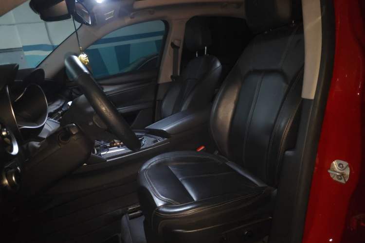 Used Alfa Romeo Stelvio 2017 2.0T 200HP Luxury Edition Left Front Seat