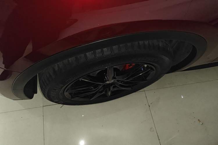 Used Alfa Romeo Stelvio 2017 2.0T 280HP Luxury Edition Left Front Wheel Hub