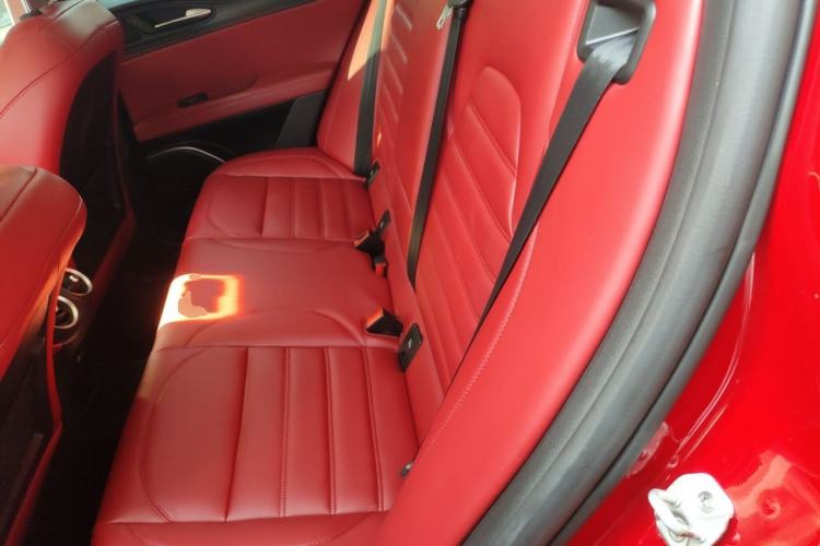 Used Alfa Romeo Stelvio 2017 2.0T 280HP Luxury Edition Left Rear Seat