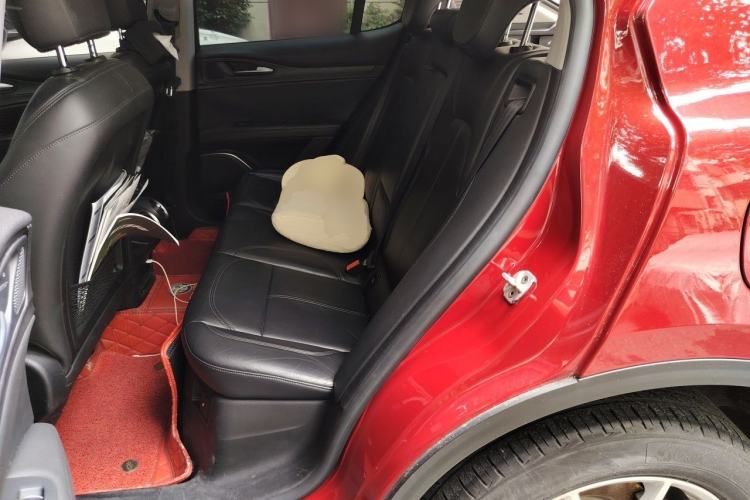 Used Alfa Romeo Stelvio 2017 2.0T 200HP Luxury Edition Left Rear Seat
