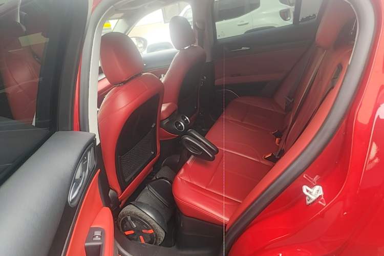 Used Alfa Romeo Stelvio 2017 2.0T 200HP Elite Edition Left Rear Seat