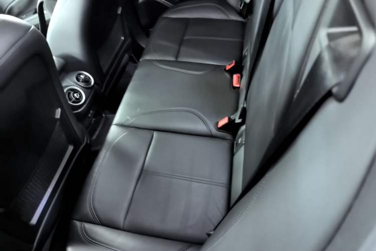 Used Alfa Romeo Stelvio 2017 2.0T 200HP Elite Edition Left Rear Seat