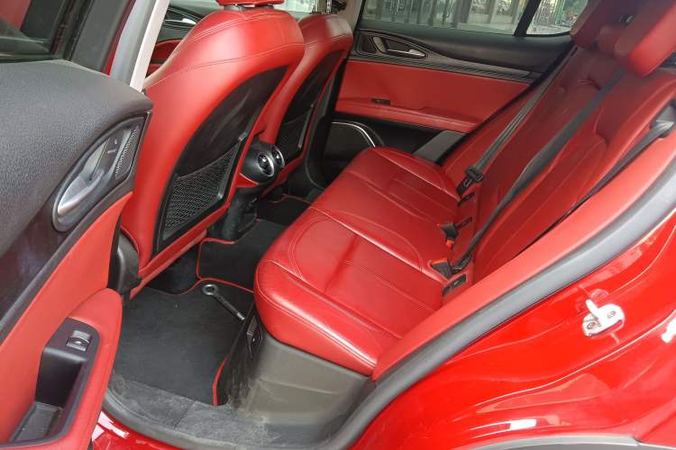 Used Alfa Romeo Stelvio 2017 2.0T 200HP Elite Edition Left Rear Seat