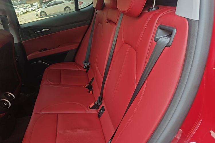 Used Alfa Romeo Stelvio 2017 2.0T 200HP Luxury Edition Left Rear Seat