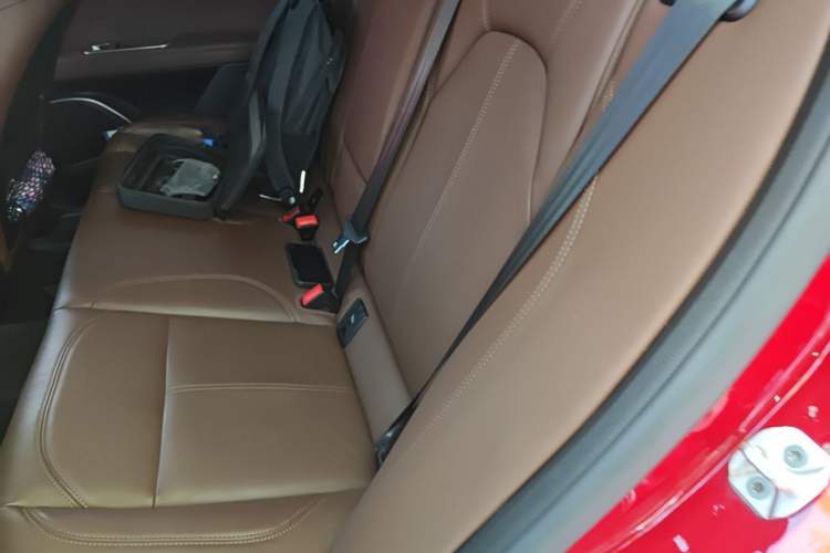 Used Alfa Romeo Stelvio 2017 2.0T 200HP Luxury Edition Left Rear Seat
