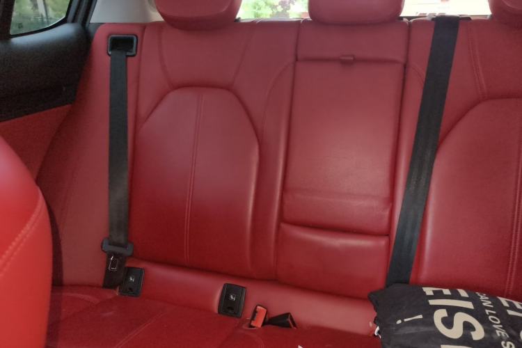 Used Alfa Romeo Stelvio 2017 2.0T 200HP Luxury Edition Left Rear Seat