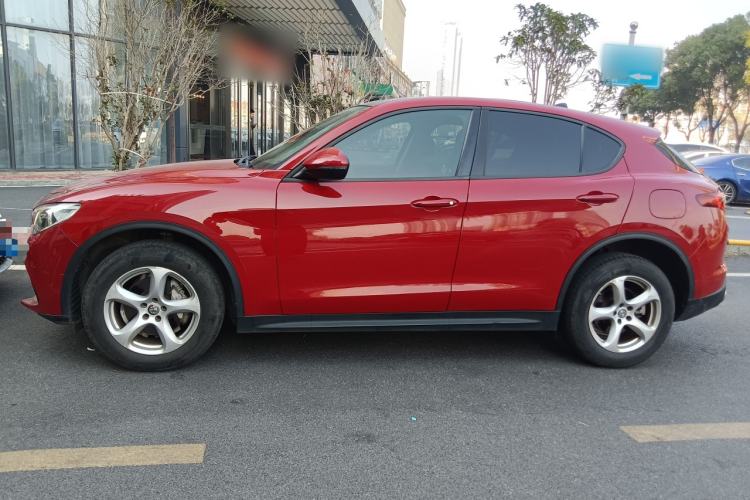 Used Alfa Romeo Stelvio 2017 2.0T 200HP Elite Edition Left Side