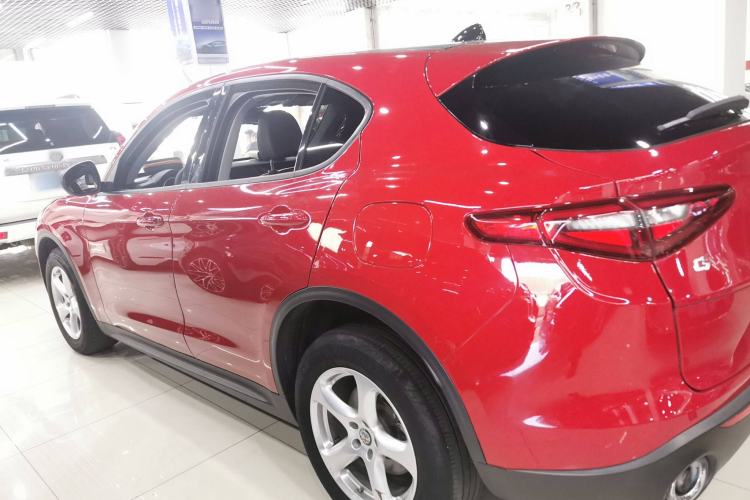 Used Alfa Romeo Stelvio 2017 2.0T 200HP Elite Edition Left Side